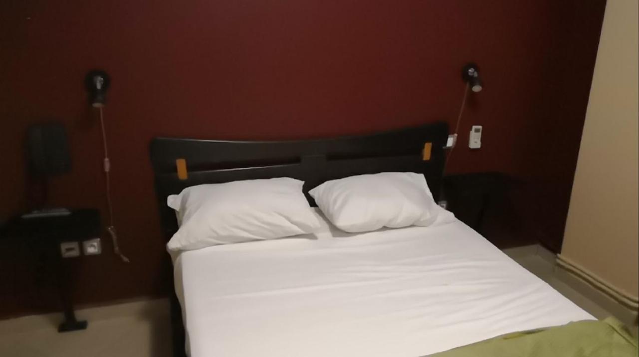Roza Hotel Bab Ezzouar Buitenkant foto