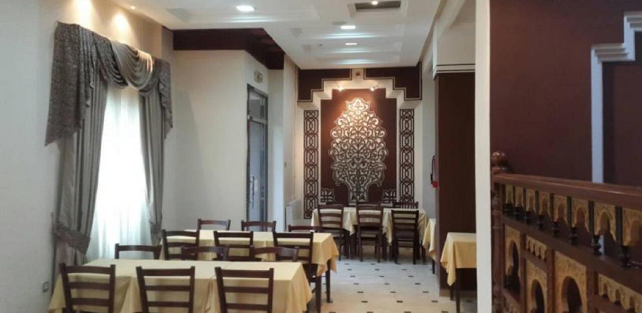 Roza Hotel Bab Ezzouar Buitenkant foto