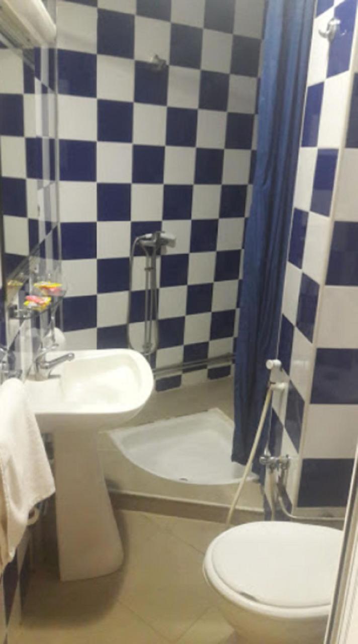 Roza Hotel Bab Ezzouar Buitenkant foto